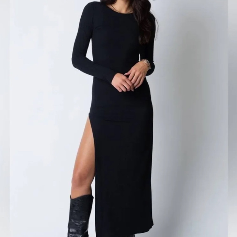 STILLWATER WIDE RIB LONG SLEEVE MAXI Black - $20 special!